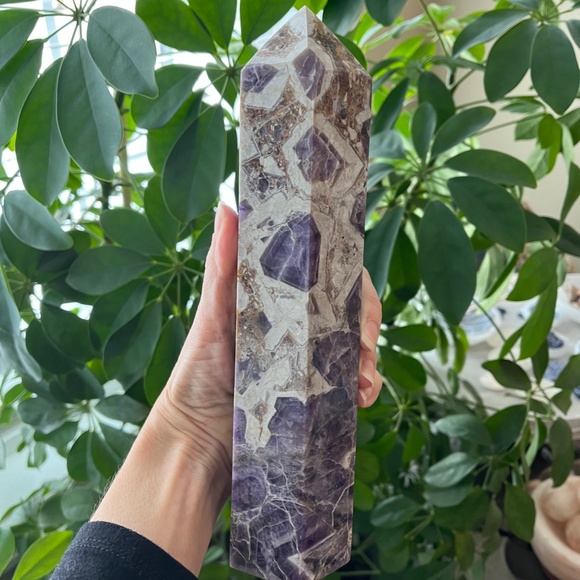 Chevron Amethyst Obelisk Tower - Picture 6 of 8